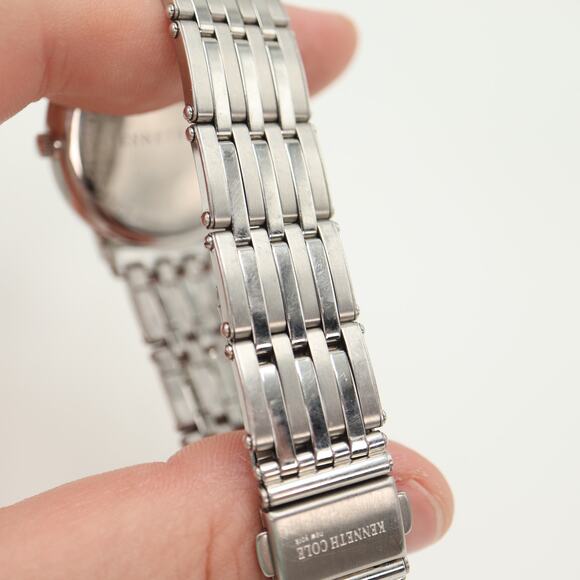 Kenneth Cole Mens 35mm Classic Date Dress Watch Stainless Steel w New Battery - Picture 14 of 16